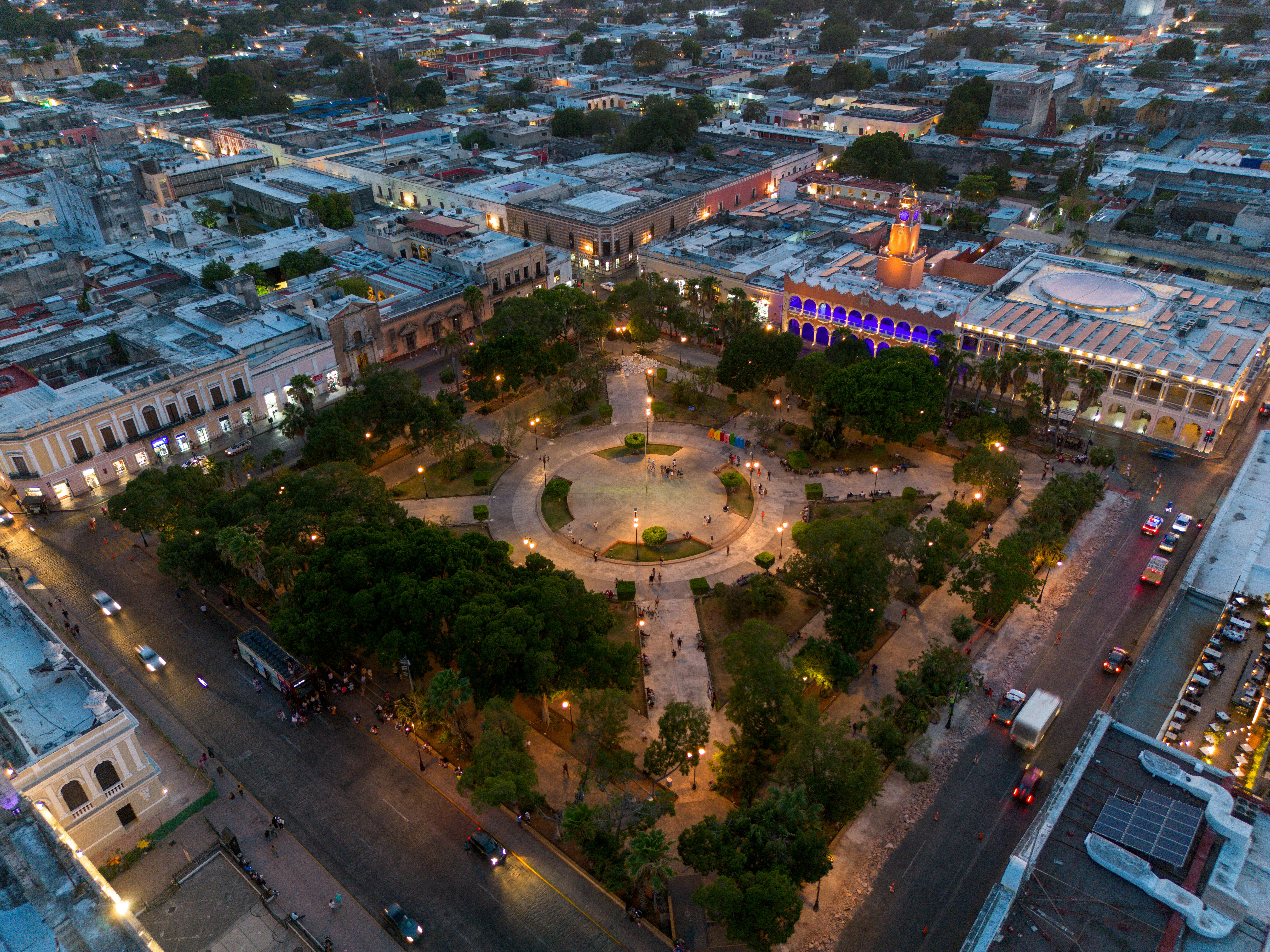 La Histórica Plaza Grande De Mérida